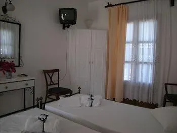 Roussos Zambujeira do Mar