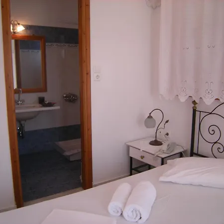 Roussos Casa de hóspedes