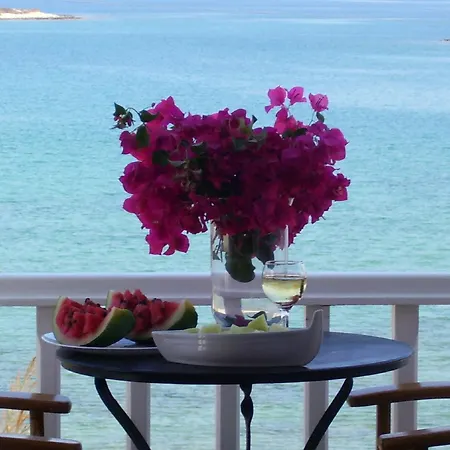 בית הארחה Roussos