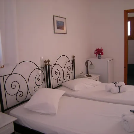 Roussos Casa de hóspedes