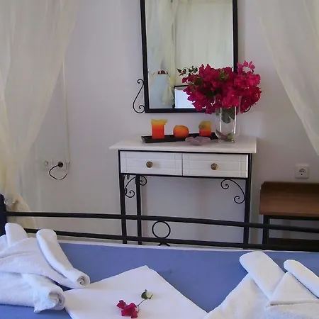 Roussos 4* Naousa