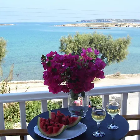 בית הארחה Roussos