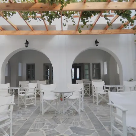 Roussos Casa de hóspedes 4*