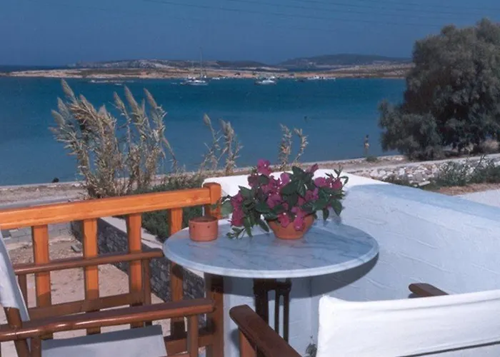 Roussos Vendégház Náusza